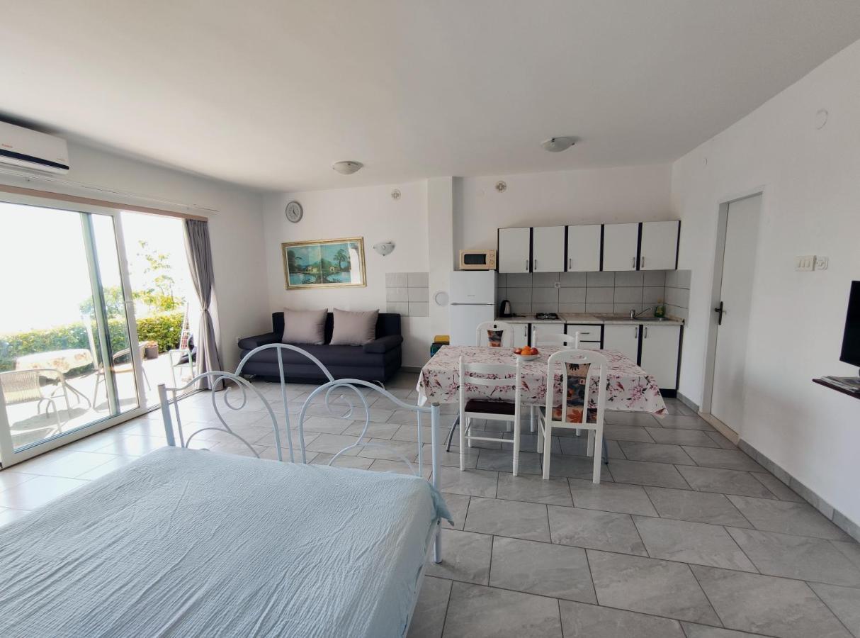 Apartmani Irena Veprinac エクステリア 写真