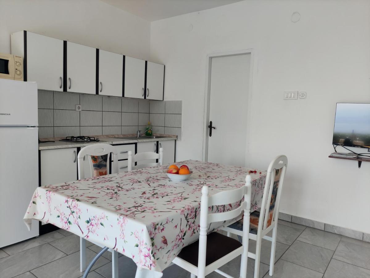 Apartmani Irena Veprinac エクステリア 写真